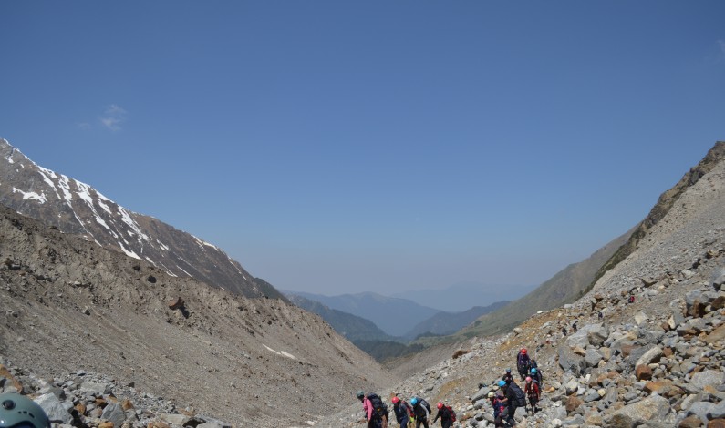 Kashmir’s Mountain Girl: Eyeing the Everest