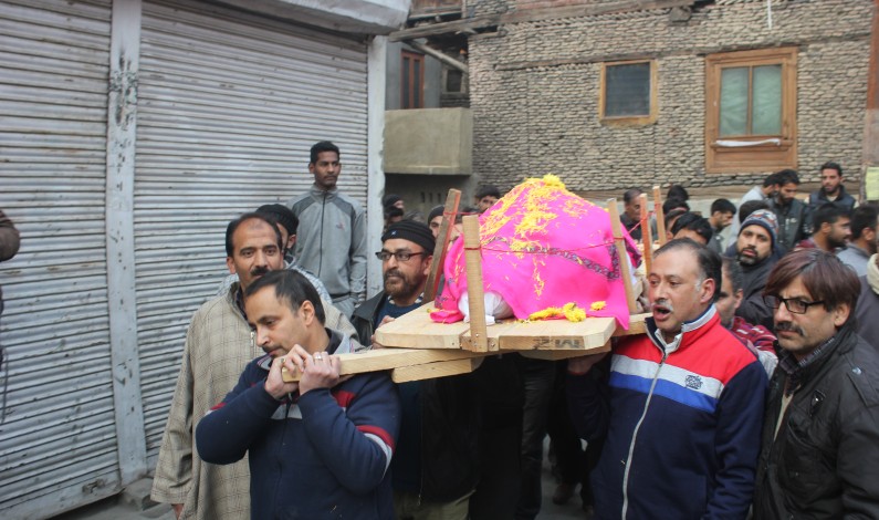 Muslims perform last rites of Kashmiri Pandit woman