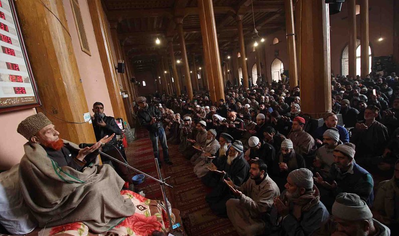 Prayers, protests mark 20th week of agitation