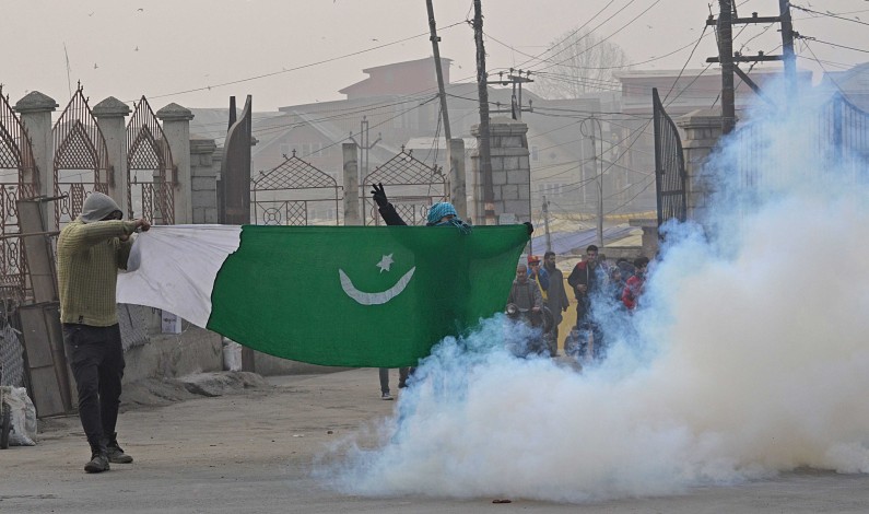 Clashes in old Srinagar post Friday prayers