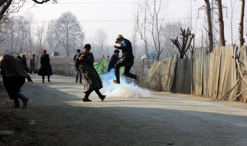 Thousands attend hizb militant’s funeral