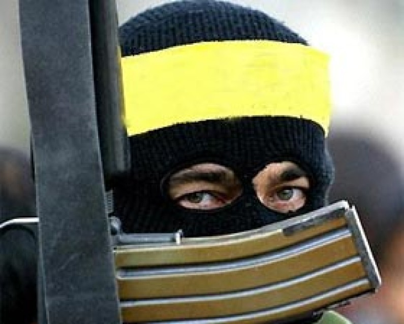 3 militants flee from encounter site in which Sabzar, Faizan were killed