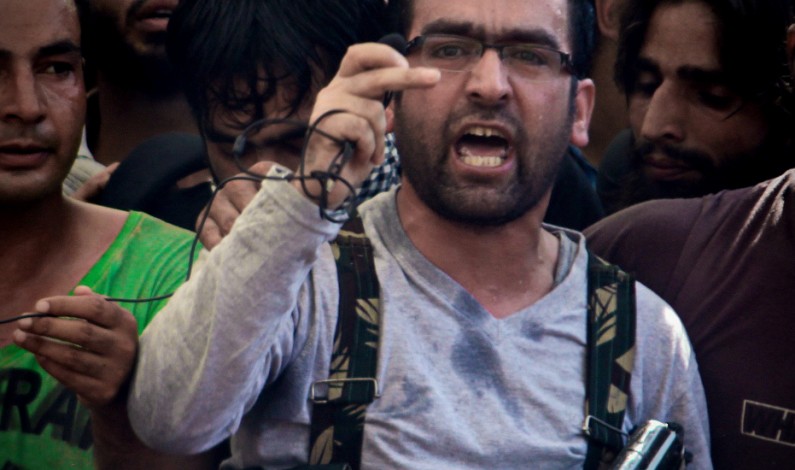 Snapshots from the South: Looking Behind the Mosaic of new-age Militancy Snapshots from the South: Looking Behind the Mosaic of new-age Militancy