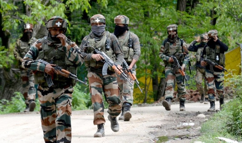 Shopian Gunfight: Forces kill civilian during clashes, injure 20 Shopian Gunfight: Forces kill civilian during clashes, injure 20