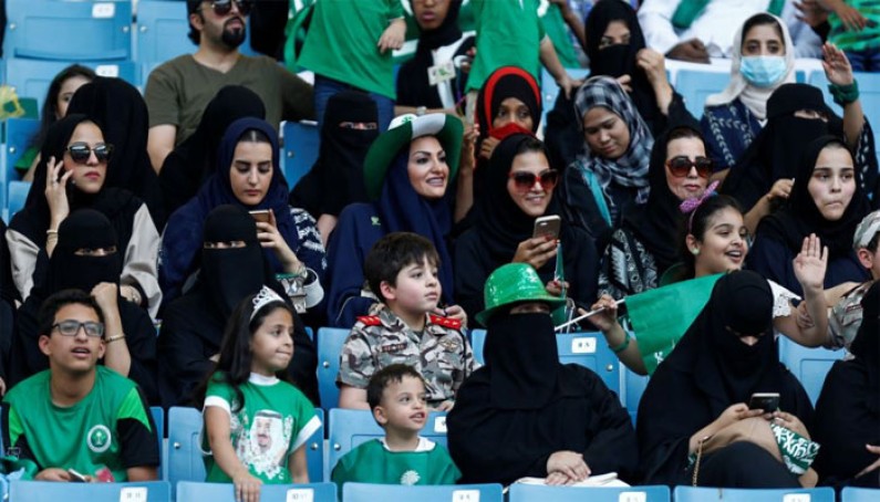 Saudi to open cinema this month; men, women will watch together