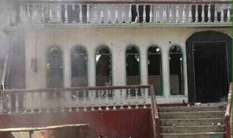 Mosques, shops of Muslims set ablaze by Buddhist hardliners in Sri Lanka